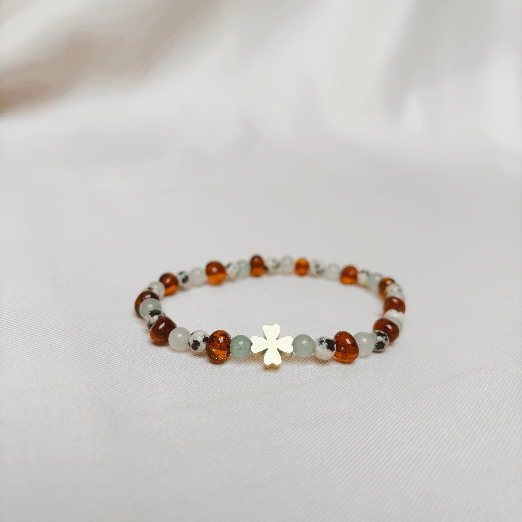 Mooie zilveren dames bedelarmband van 16 cm met hartjes | Mostert Juweliers Mooie zilveren dames bedelarmband van 16 cm met hartjes | Mostert Juweliers
